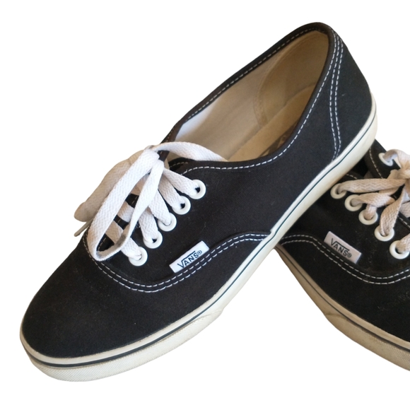 Vans Shoes - Vans Off the wall Women's Shoes